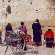 Femmes priant au Mur des Lamentations